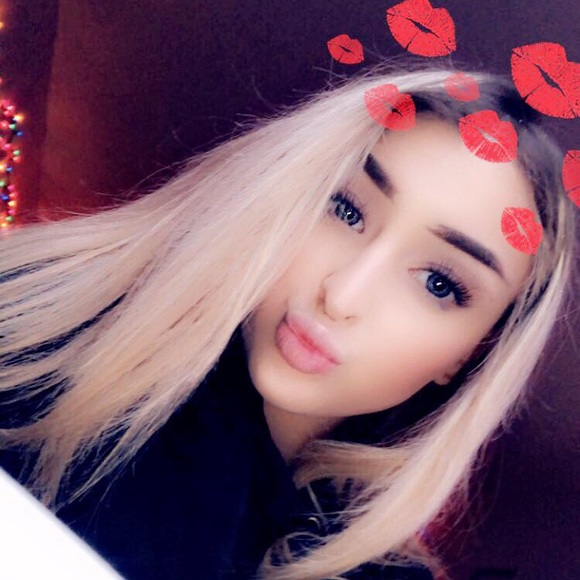 Meet your Posher, Brianne - Picture 1 of 1